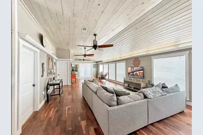 1056 Van Sant, Gilchrist, TX 77617 - Photo 25