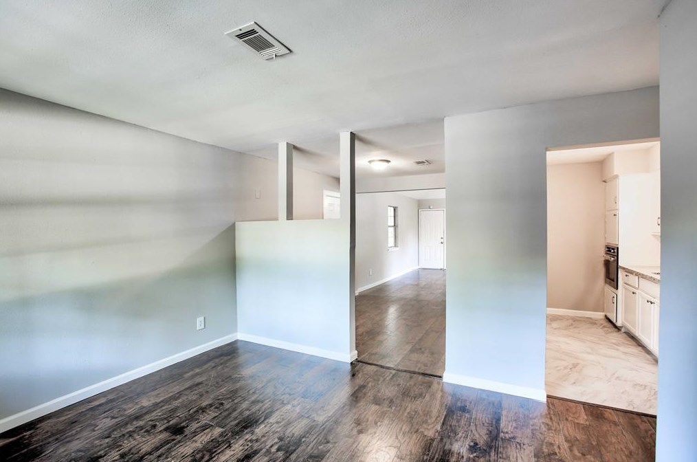 11210 Cheeves Dr, Houston TX  77016-2107 exterior