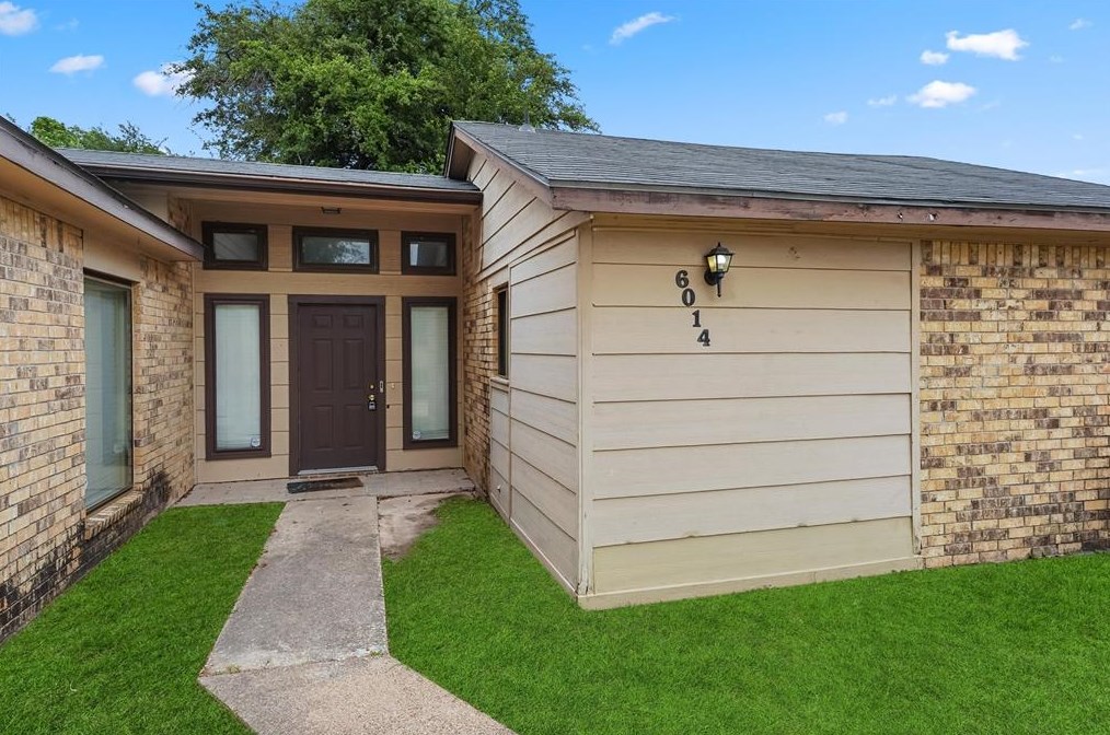 6014 Maywood Forest Dr, Houston TX  77088-2315 exterior