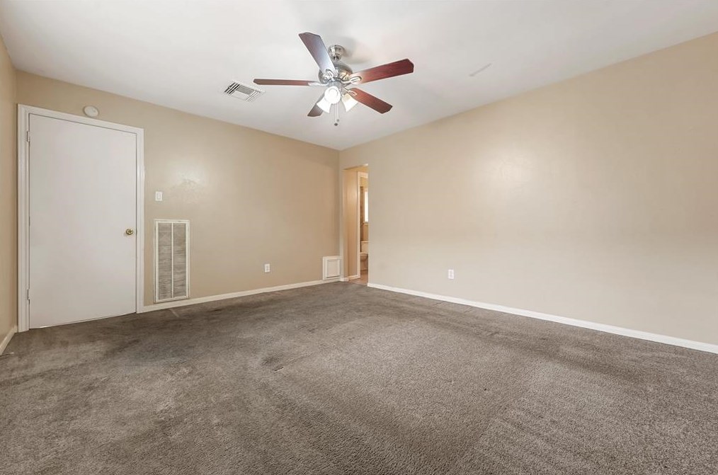 6014 Maywood Frst Dr, Houston TX  77088-2315 exterior