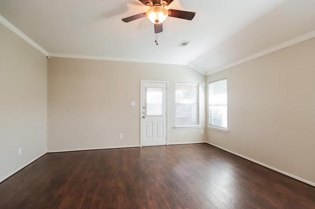 415 Crosby Village Dr, Crosby TX  77532-7472 exterior