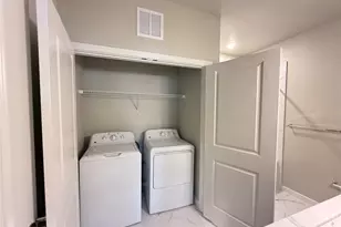 2102 Antoine Dr, Houston, TX 77055 - Photo 9