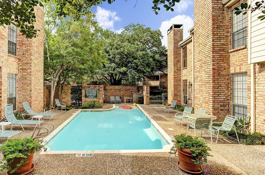 4000 Purdue St, Houston TX  77005-1096 exterior