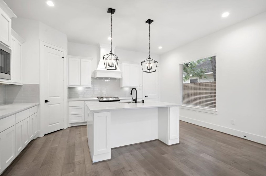 323 25 St, Houston TX  77008-2361 exterior