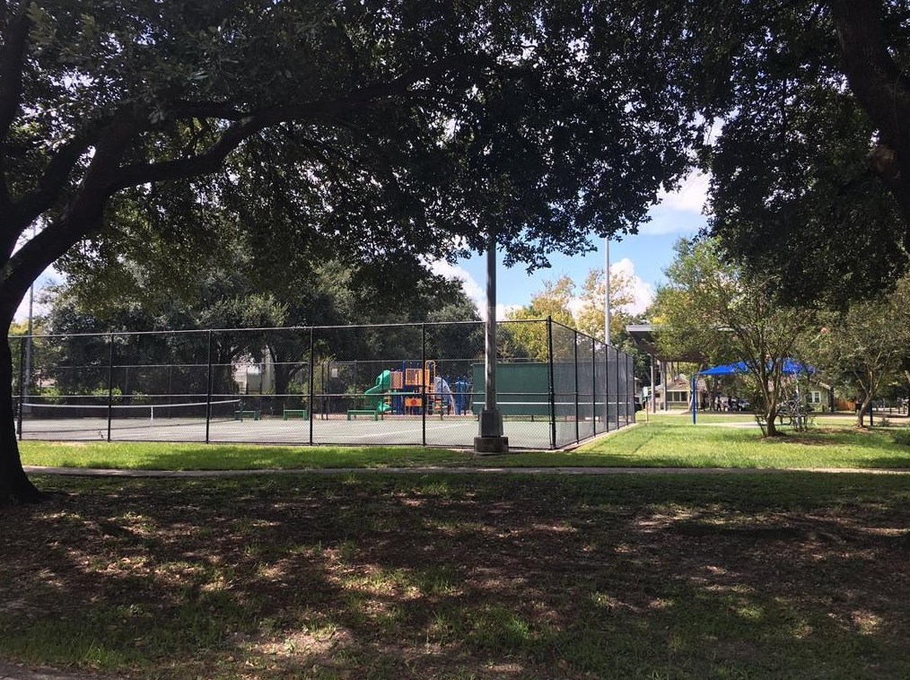 323 25 St, Houston TX  77008-2361 exterior