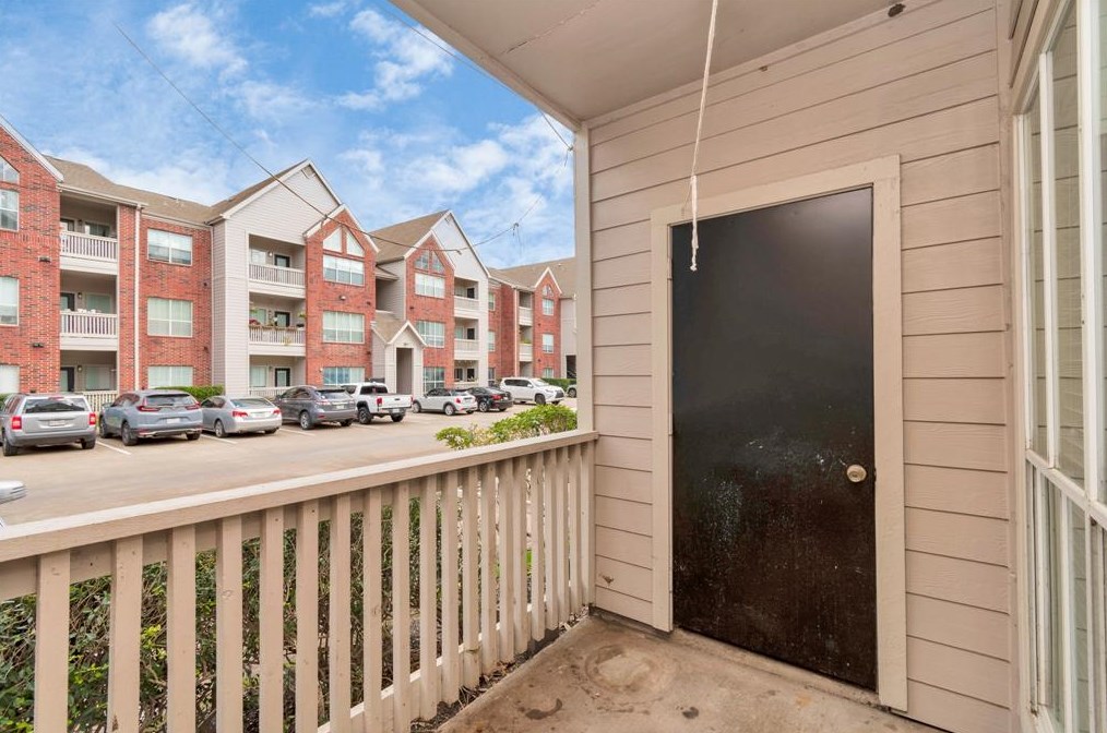 1330 Old Spanish Trl, Houston TX  77054-1800 exterior