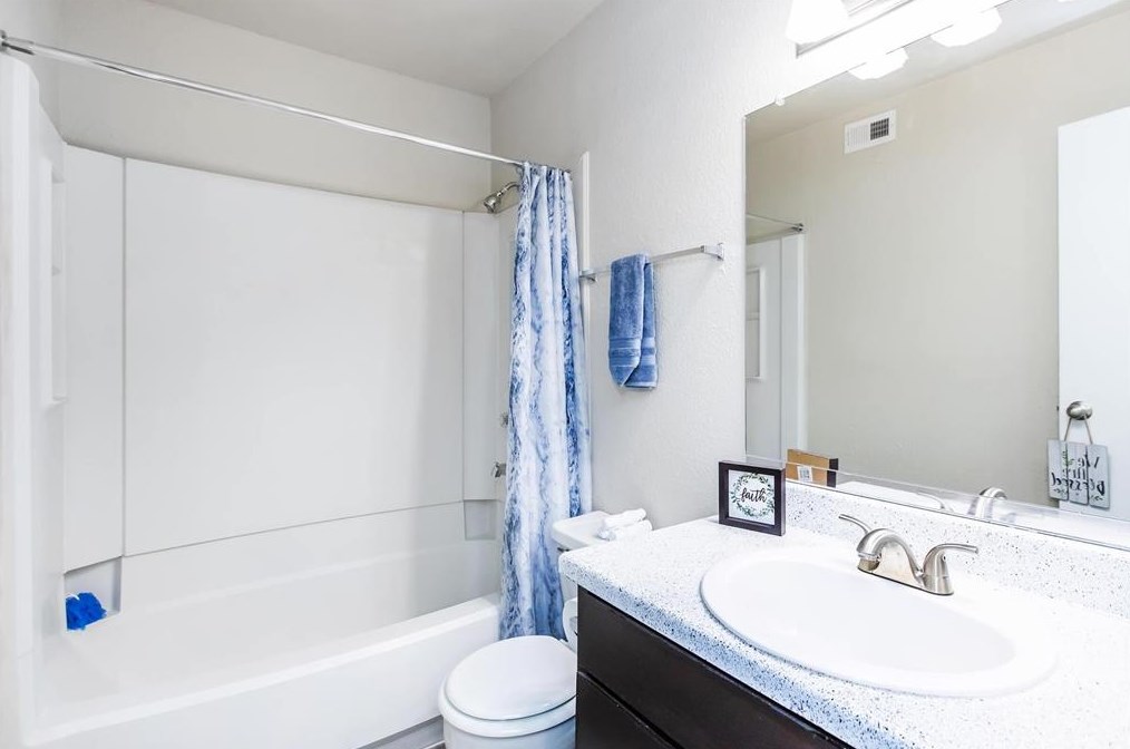 2200 Murphy Dr, Bedford TX  76021-5924 exterior