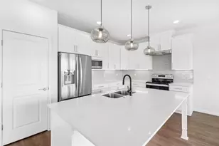 1335 Sapphire Palms Ct, San Leon, TX 77539 - Photo 7