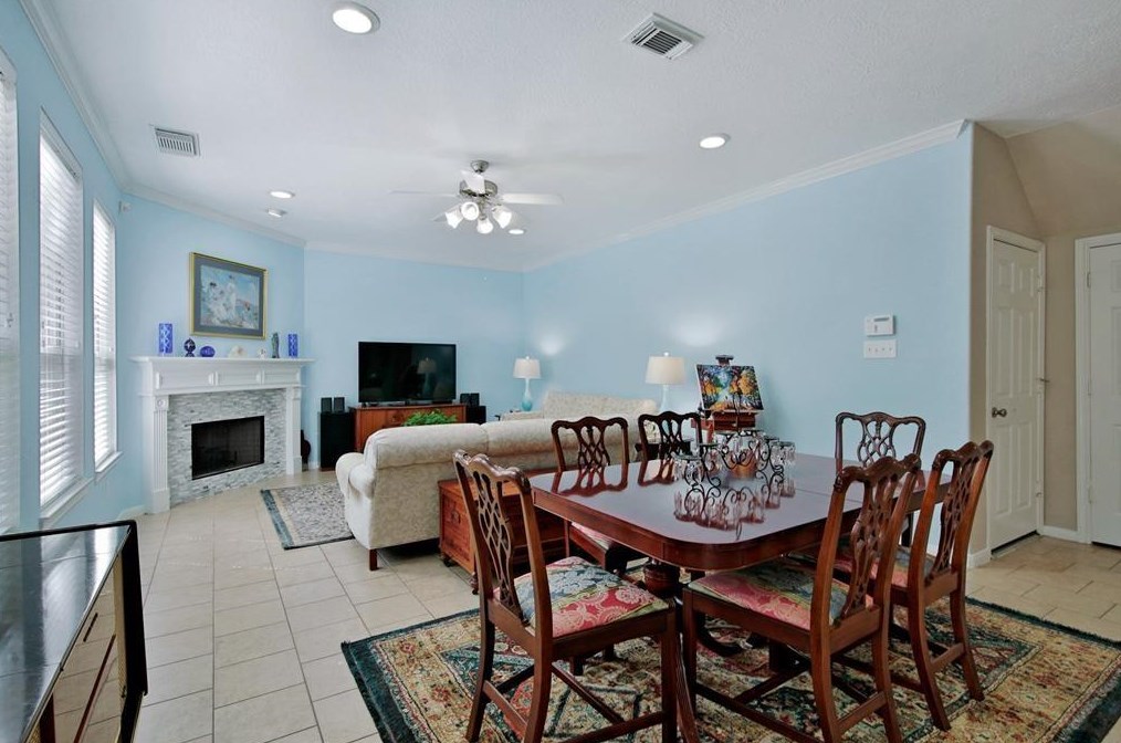75 Spinning Wheel Cir, Spring TX  77382-1445 exterior