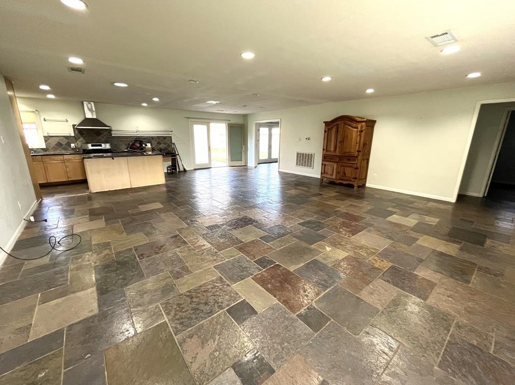 4826 Waycross Dr, Houston TX  77035-3508 exterior