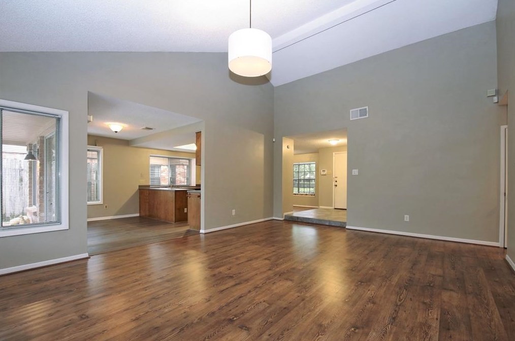 1923 Vinces Brg, Sugar Land TX  77478-4255 exterior