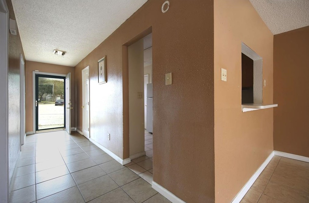 2148 Greenbriar Colony Dr, Houston TX  77032-2073 exterior