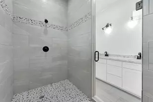 400 Little Spg Ct, Anahuac, TX 77514 - Photo 23