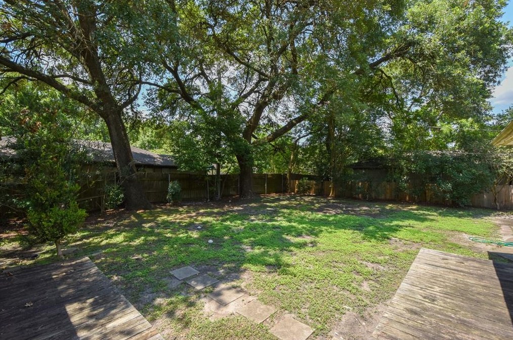 8526 Greenbush St, Houston TX  77025-3846 exterior