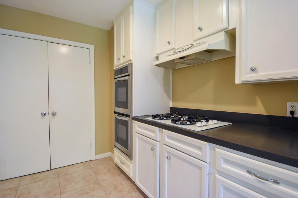 8526 Greenbush St, Houston TX  77025-3846 exterior