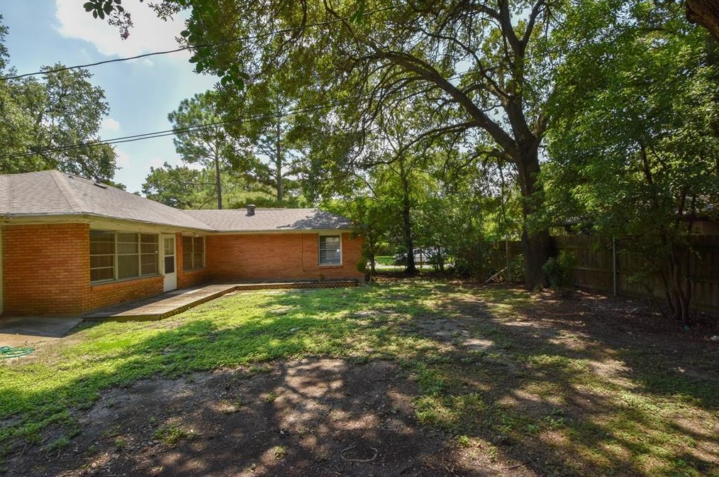 8526 Greenbush St, Houston TX  77025-3846 exterior