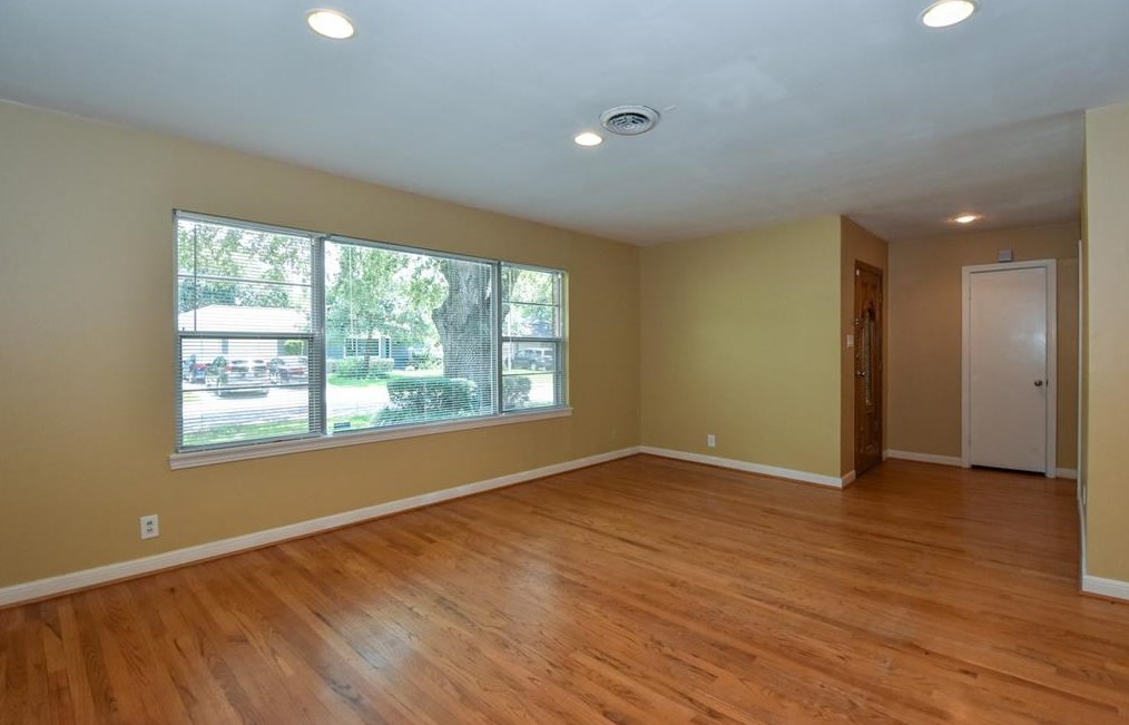 8526 Greenbush St, Houston TX  77025-3846 exterior