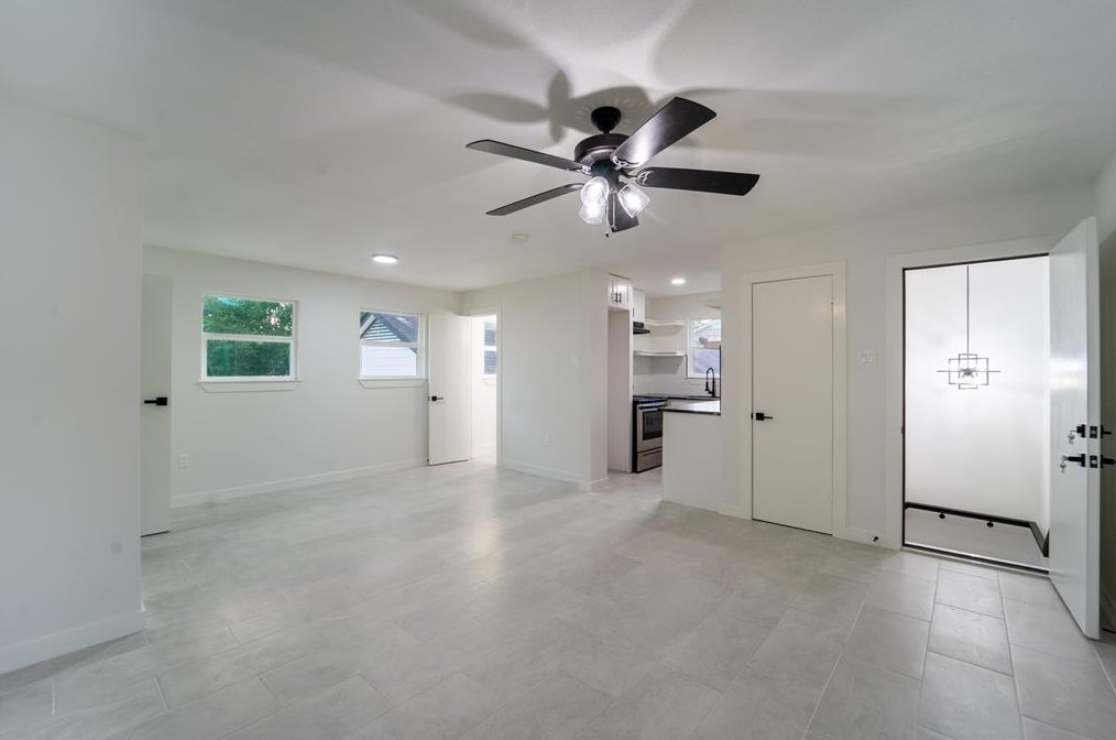 7387 Sims Dr, Houston TX  77061-2642 exterior