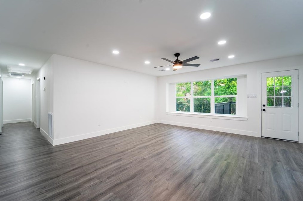 7387 Sims Dr, Houston TX  77061-2642 exterior