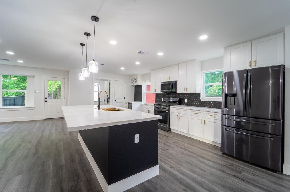7387 Sims Dr, Houston TX  77061-2642 exterior