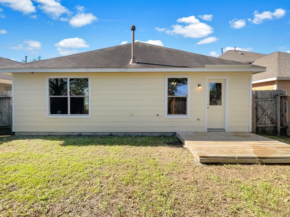 2007 Pne Croft Dr, Humble TX 77396-6201 exterior