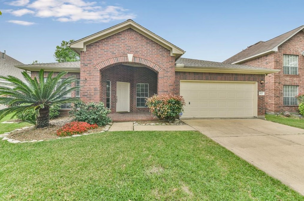 9127 Willow Crossing Dr, Houston TX  77064-5745 exterior