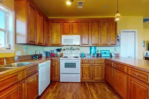 982 Kirks Dr, Gilchrist, TX 77617 - Photo 11