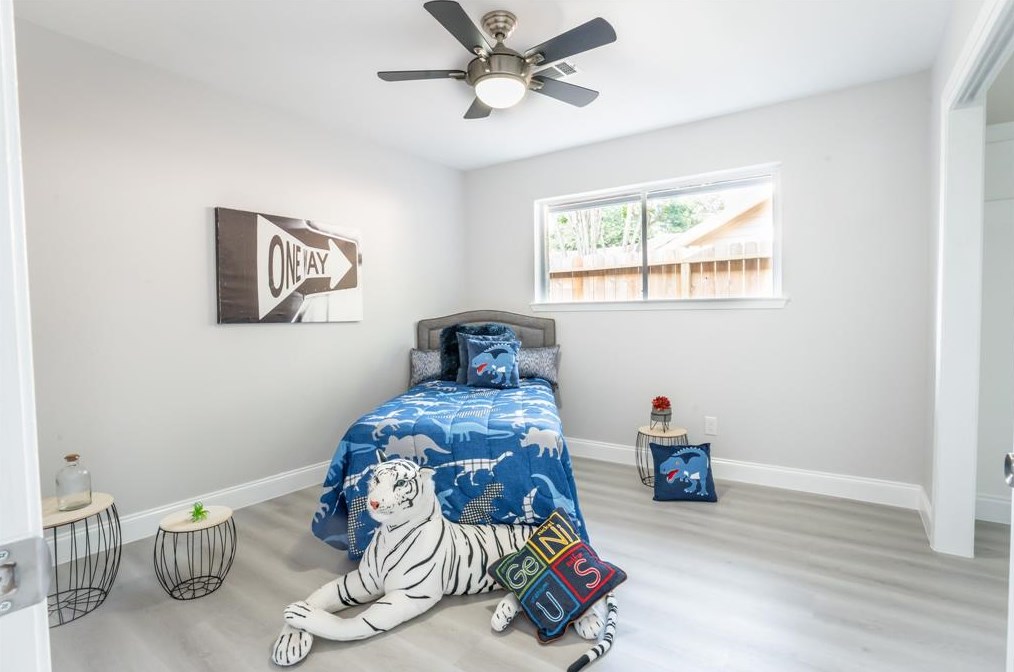 7818 Braes Mdw Dr, Houston TX  77071-1301 exterior