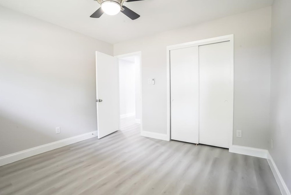 7818 Braes Mdw Dr, Houston TX  77071-1301 exterior