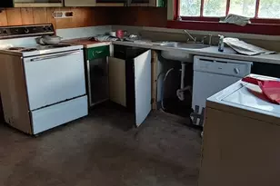 1370 Plum St, Beaumont, TX 77703 - Photo 3