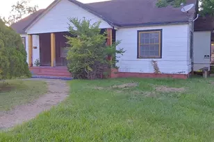 1370 Plum St, Beaumont, TX 77703 - Photo 1
