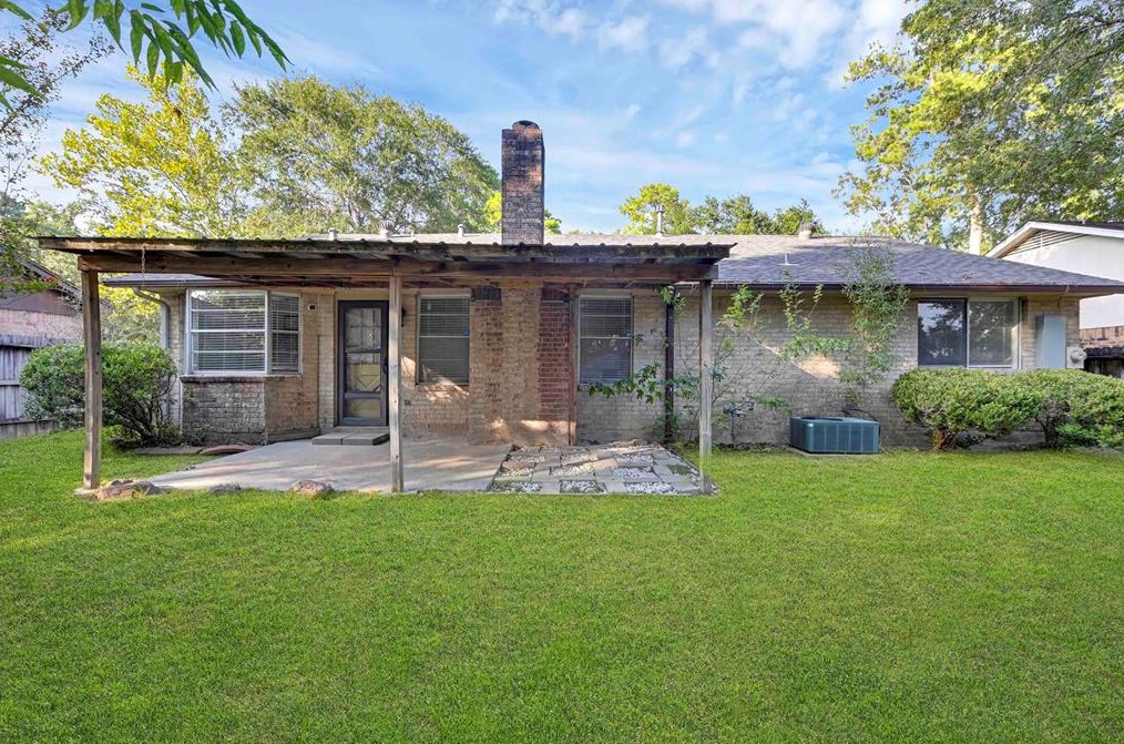 24007 Spg Briar Ln, Spring TX 77373-6344 exterior