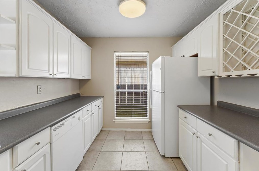 7219 Sunlight Ln, Houston TX  77095-1411 exterior