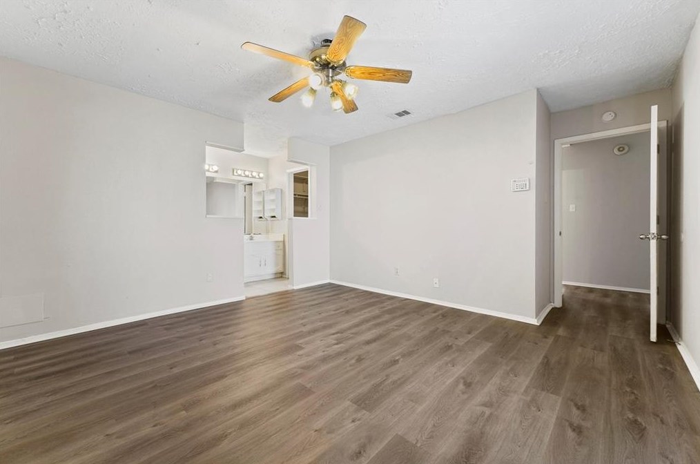 7219 Sunlight Ln, Houston TX  77095-1411 exterior