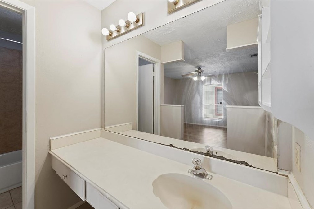 7219 Sunlight Ln, Houston TX  77095-1411 exterior