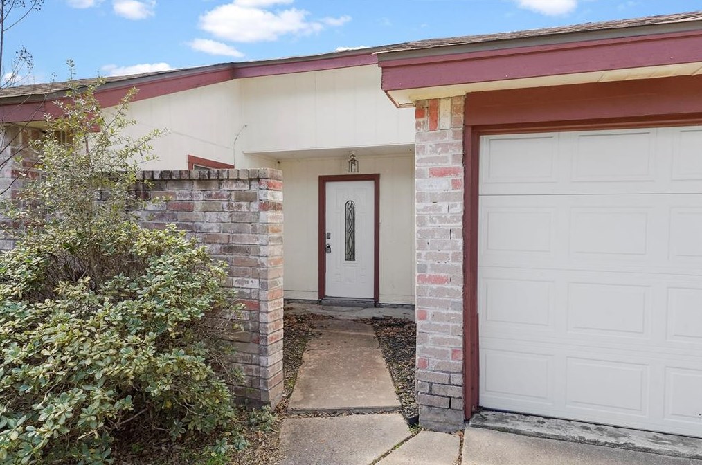 7219 Sunlight Ln, Houston TX  77095-1411 exterior