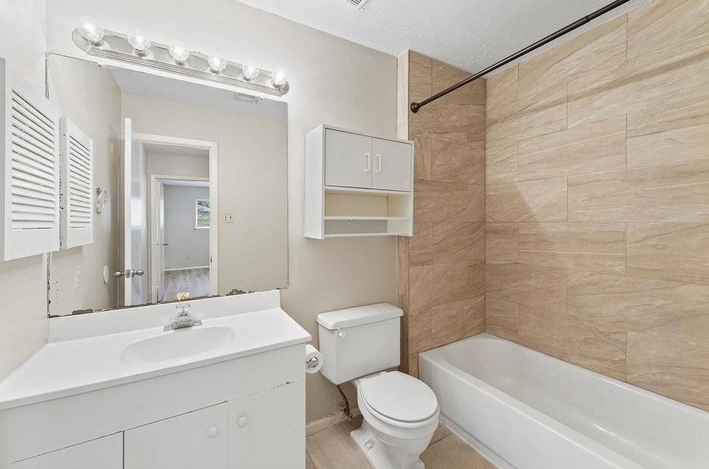 7219 Sunlight Ln, Houston TX  77095-1411 exterior