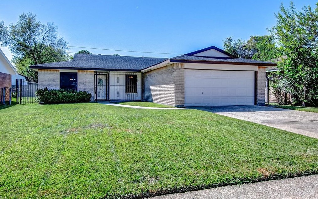 5031 Pr Rdg Rd, Houston TX  77053-4433 exterior