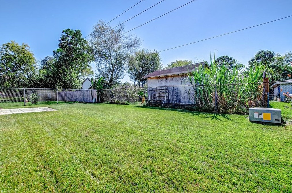 5031 Pr Rdg Rd, Houston TX  77053-4433 exterior