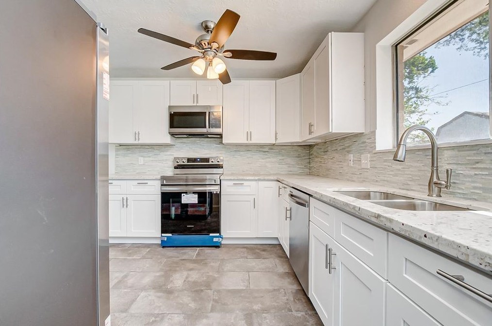 5031 Pr Rdg Rd, Houston TX  77053-4433 exterior