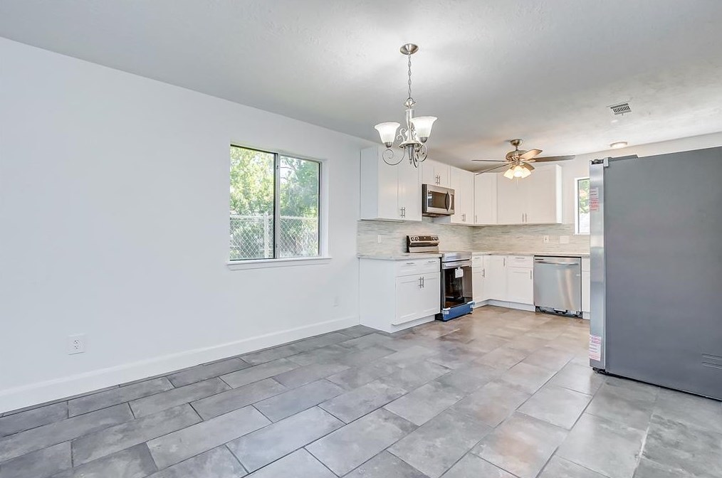 5031 Pr Rdg Rd, Houston TX  77053-4433 exterior