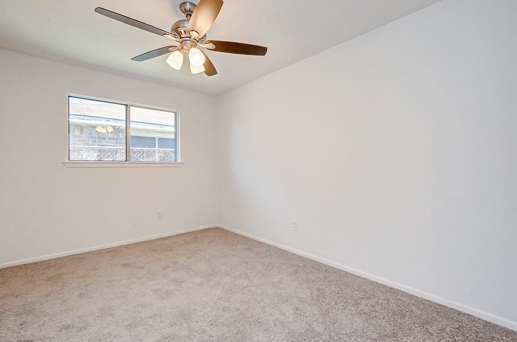 5031 Pr Rdg Rd, Houston TX  77053-4433 exterior