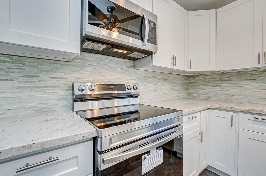 5031 Pr Rdg Rd, Houston TX  77053-4433 exterior