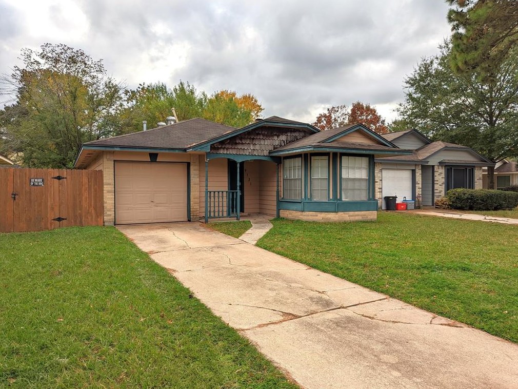 9131 Golden Sunshine Dr, Houston TX  77064-4523 exterior