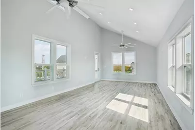 2115 Seahorse Lane, Port Bolivar, TX 77650 - Photo 9