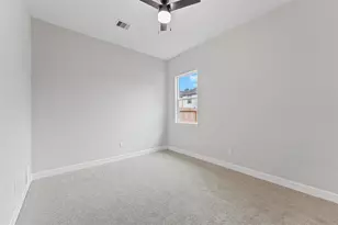8233 Sterlingshire St, Houston, TX 77078 - Photo 19