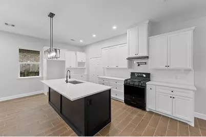 8233 Sterlingshire Street, Houston, TX 77078 - Photo 9