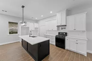 8233 Sterlingshire St, Houston, TX 77078 - Photo 9