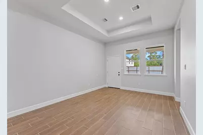 8233 Sterlingshire Street, Houston, TX 77078 - Photo 7