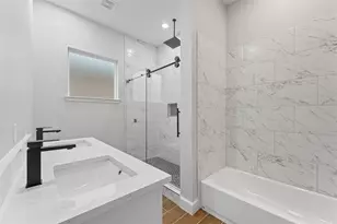 8233 Sterlingshire St, Houston, TX 77078 - Photo 15